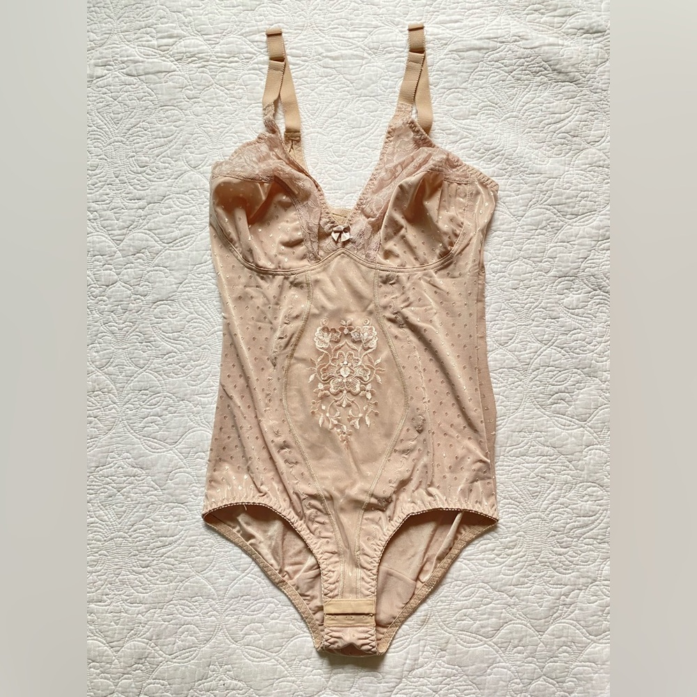 Beige body shaper 38DD